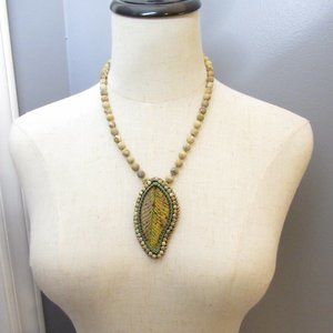 LPA Leaf cabochon necklace